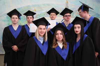 Вручення дипломів